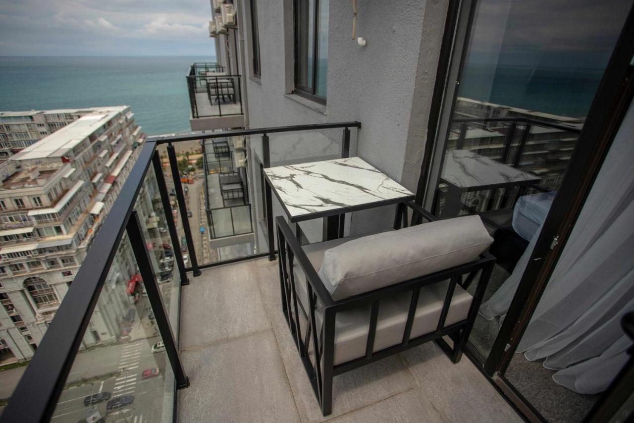 באטומי Gumbati Apart Hotel מראה חיצוני תמונה